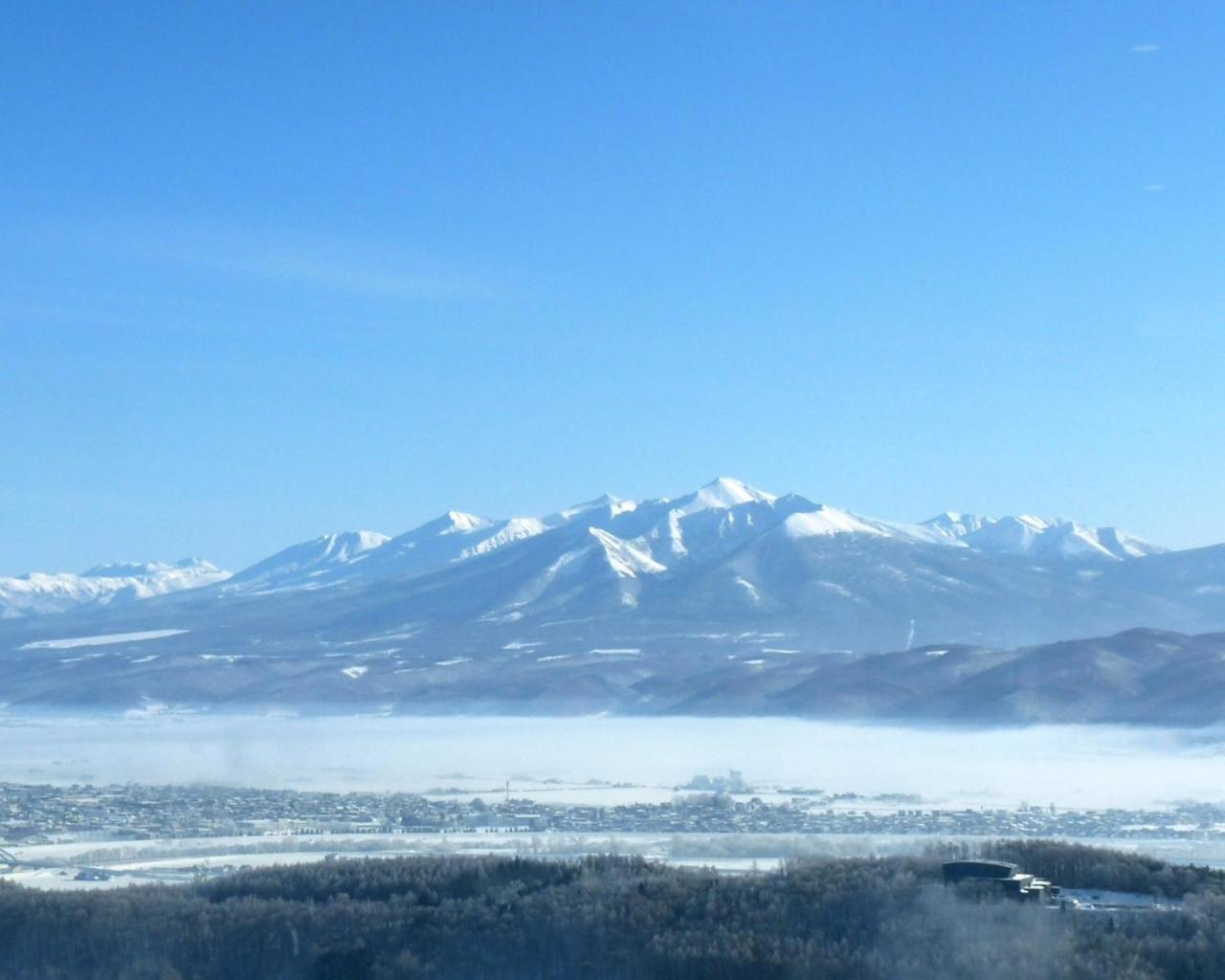 Shin Furano Prince Hotel Екстериор снимка View of the range from the west